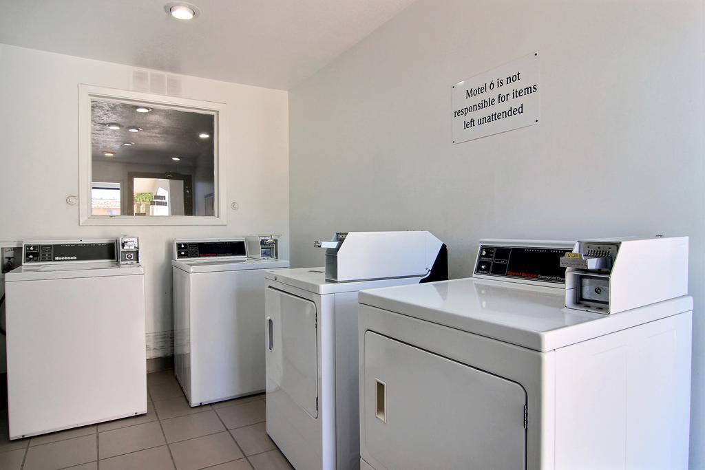 Motel 6-Carlsbad, Nm Bagian luar foto